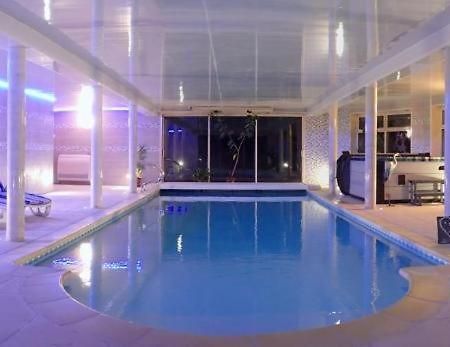 Au Charme du Lac Piscine&Spa 2 Forges-les-Eaux Extérieur photo