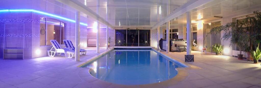 Au Charme du Lac Piscine&Spa 2 Forges-les-Eaux Extérieur photo