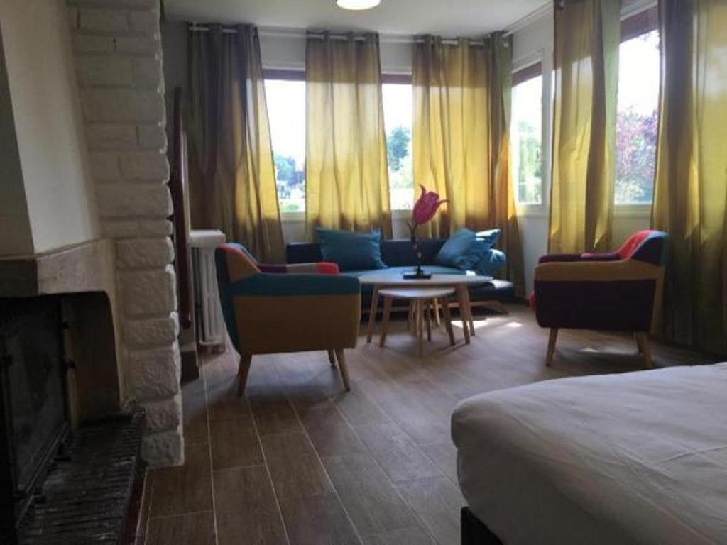 Au Charme du Lac Piscine&Spa 2 Forges-les-Eaux Extérieur photo